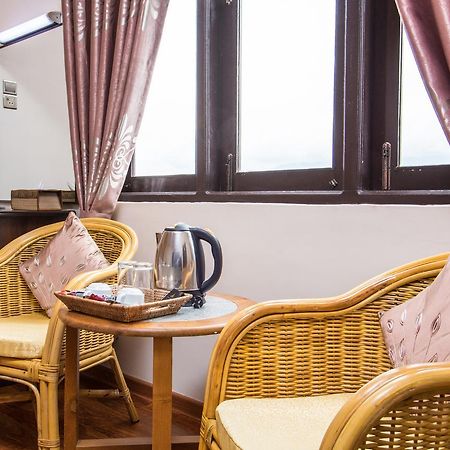 The Hotel Emperor-Inle Nyaung Shwe Exterior foto