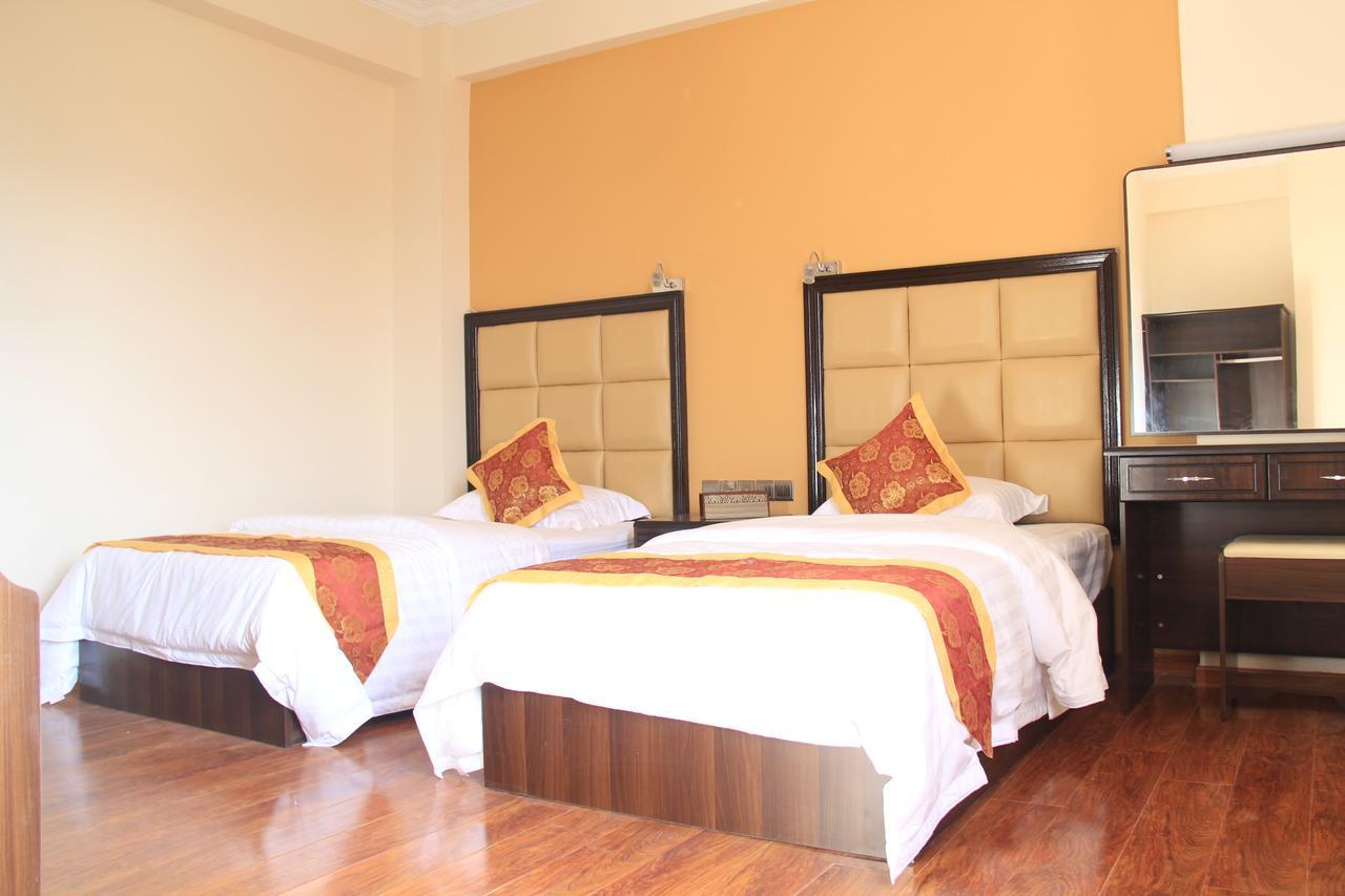 The Hotel Emperor-Inle Nyaung Shwe Exterior foto