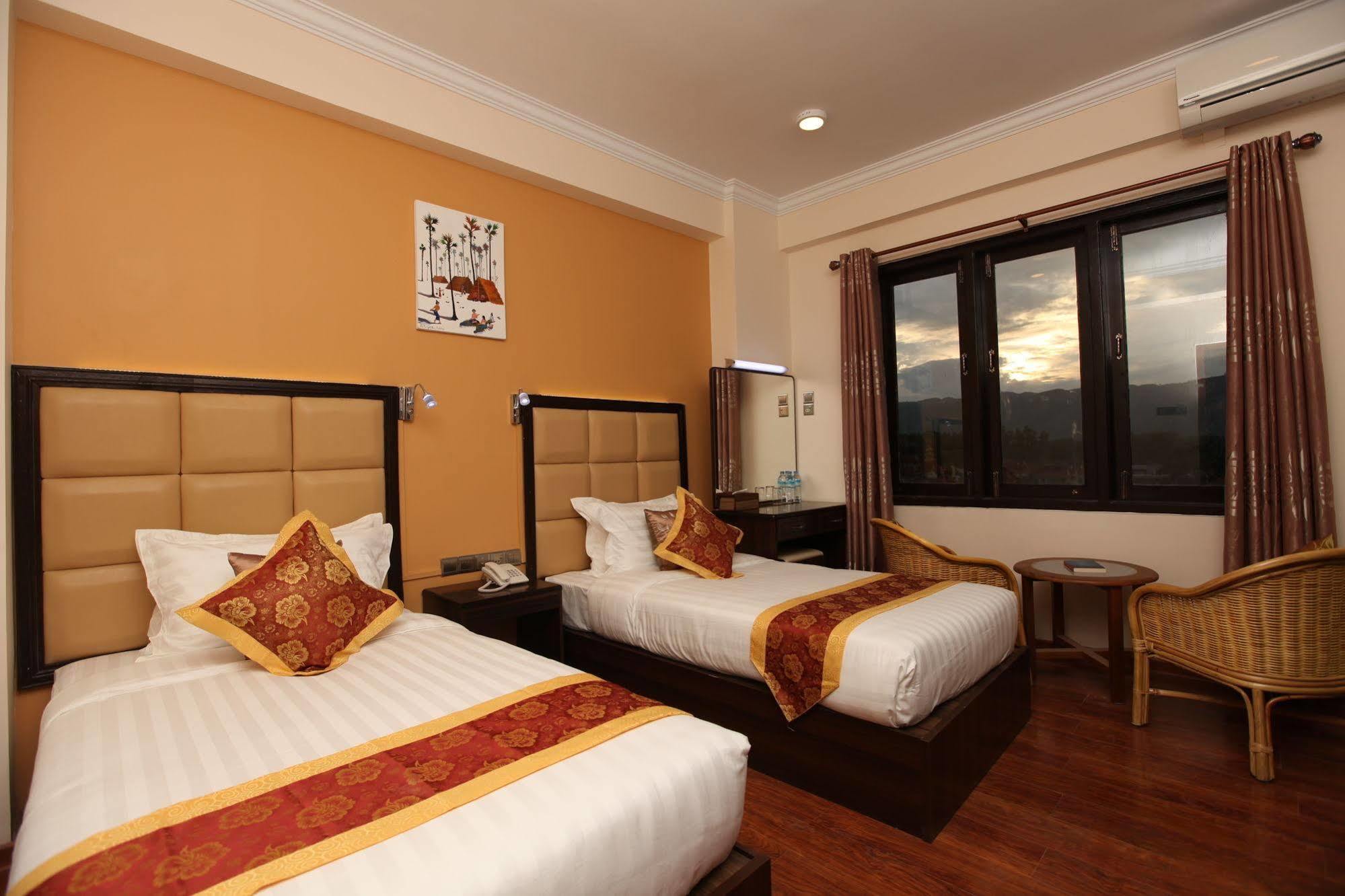 The Hotel Emperor-Inle Nyaung Shwe Exterior foto