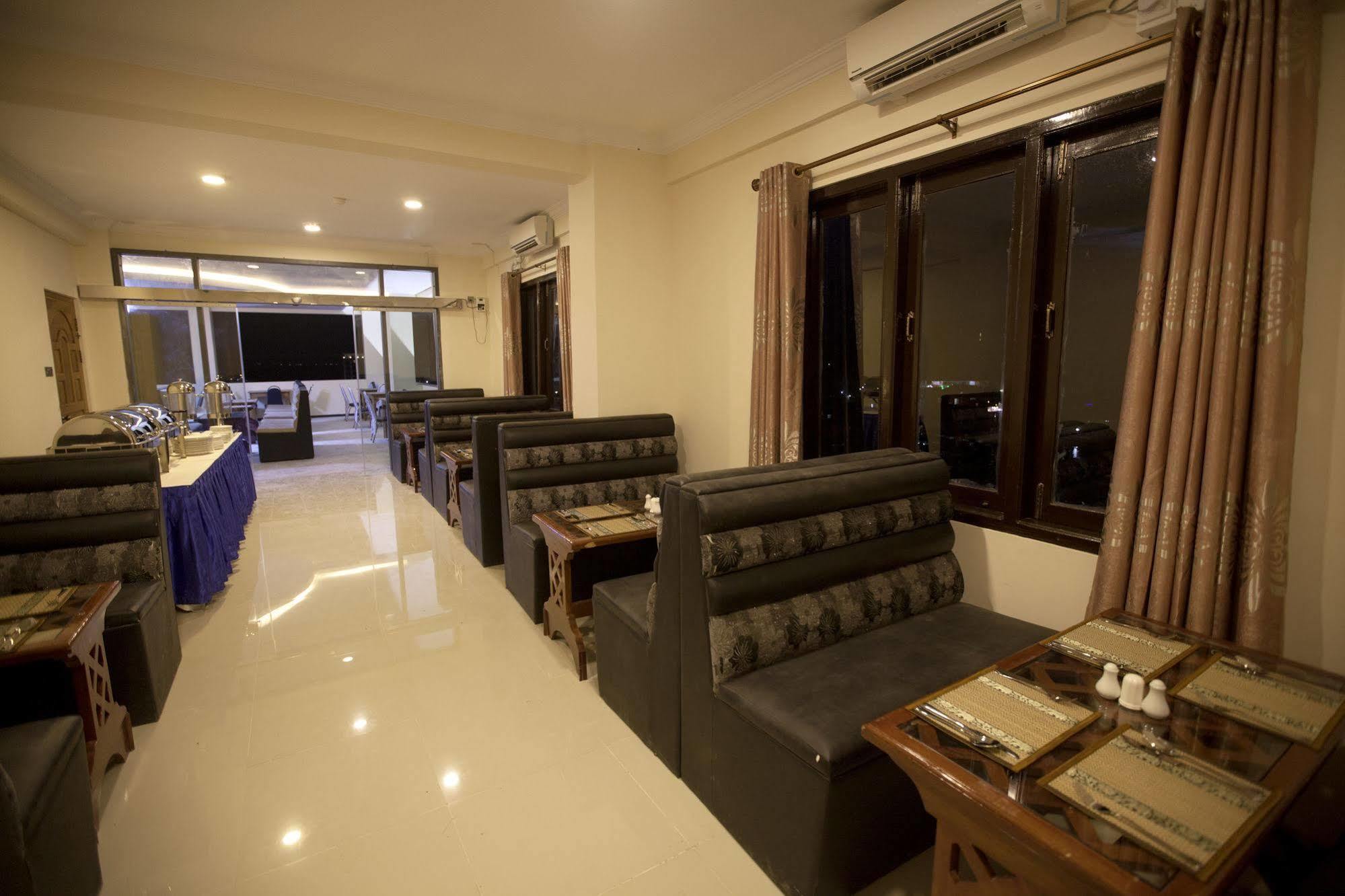 The Hotel Emperor-Inle Nyaung Shwe Exterior foto